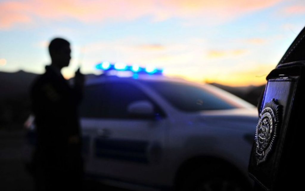 Detectives dispararon hacia vehículo que intentó atropellarlos en El Melón: mujer fue baleada