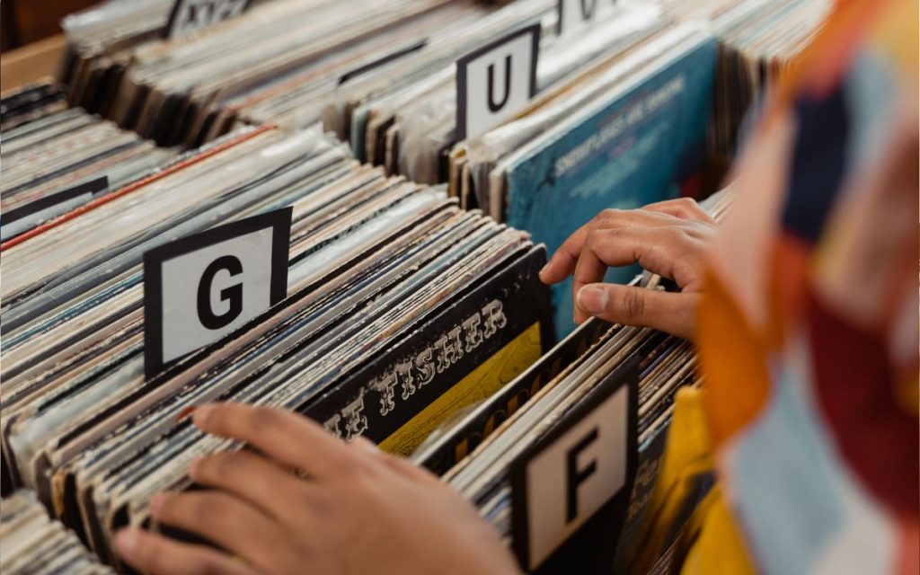 Realizan feria de vinilos, cassettes y CD's en La Ligua