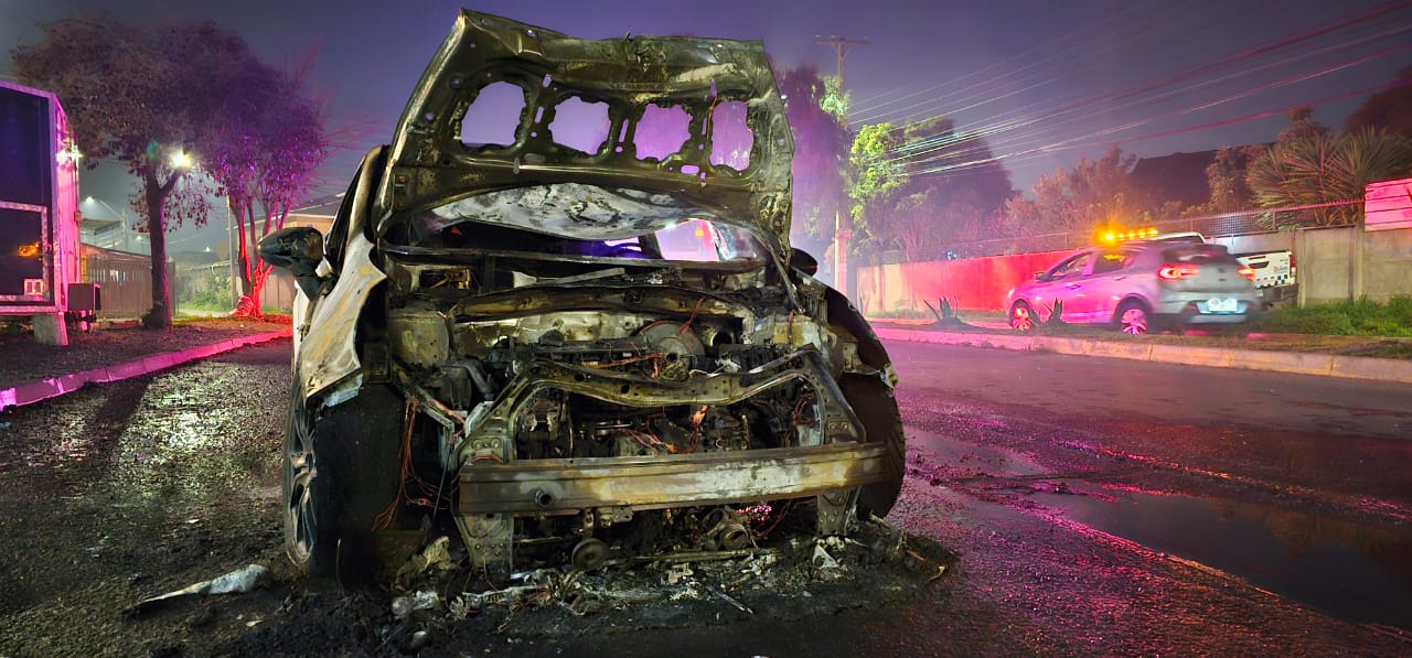 Incendio destruyó un vehículo en la comuna de Quillota
