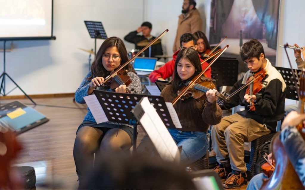 Orquesta Municipal de La Calera brinda concierto este viernes