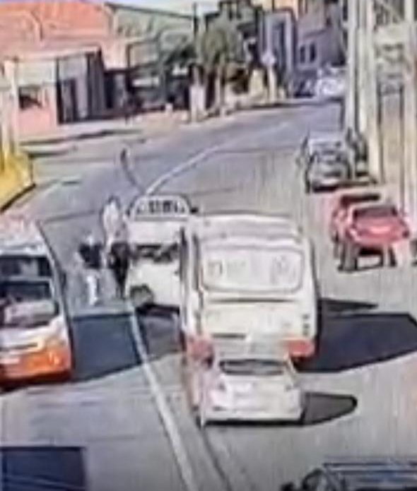Por riña entre conductores Carabineros detuvo a tres personas en La Cruz
