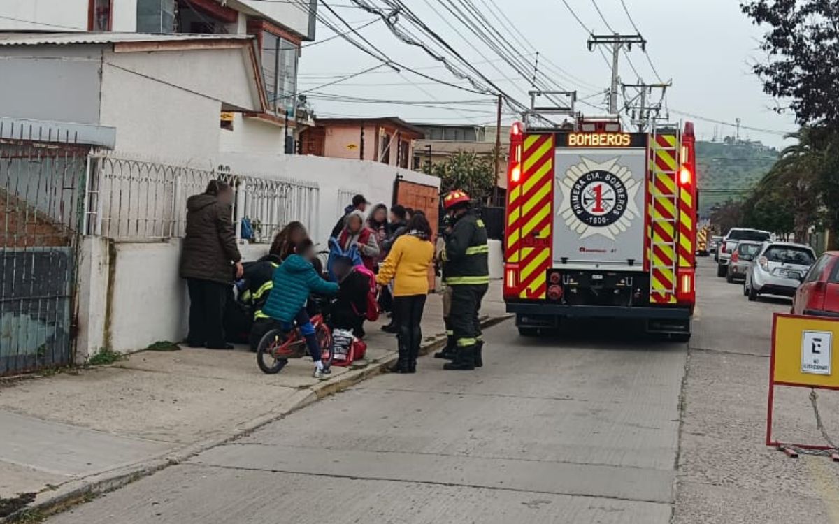 Quillota: Con dos ambulancias atendieron a adulto y niña que cayeron de bicicleta