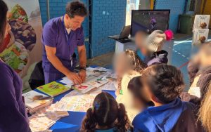Quillota impulsa integración de familias migrantes con operativo de salud en liceo