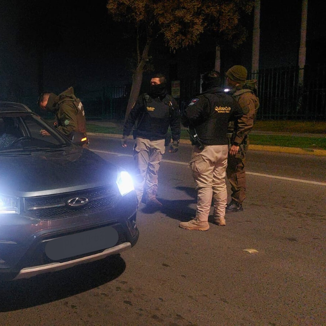 Realizaron fiscalizaciones con alcotest afuera de discoteca quillotana