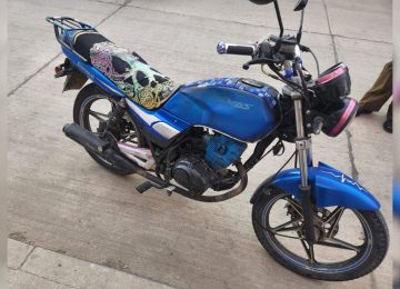 En Quillota detuvieron a conductor que iba en moto con patente adulterada