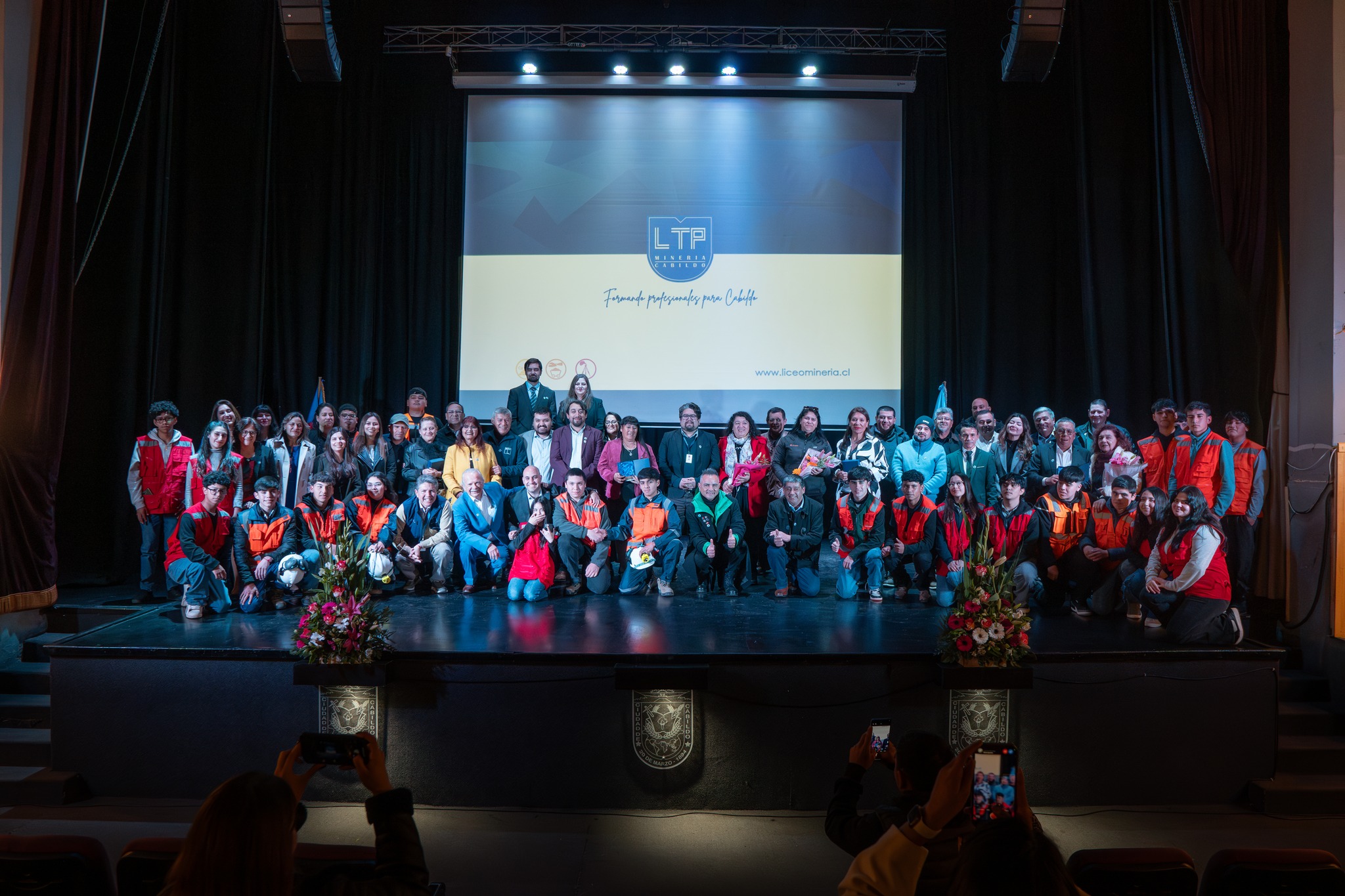 En liceo de Cabildo se realizó emotiva ceremonia por el Día del Minero y la Minera
