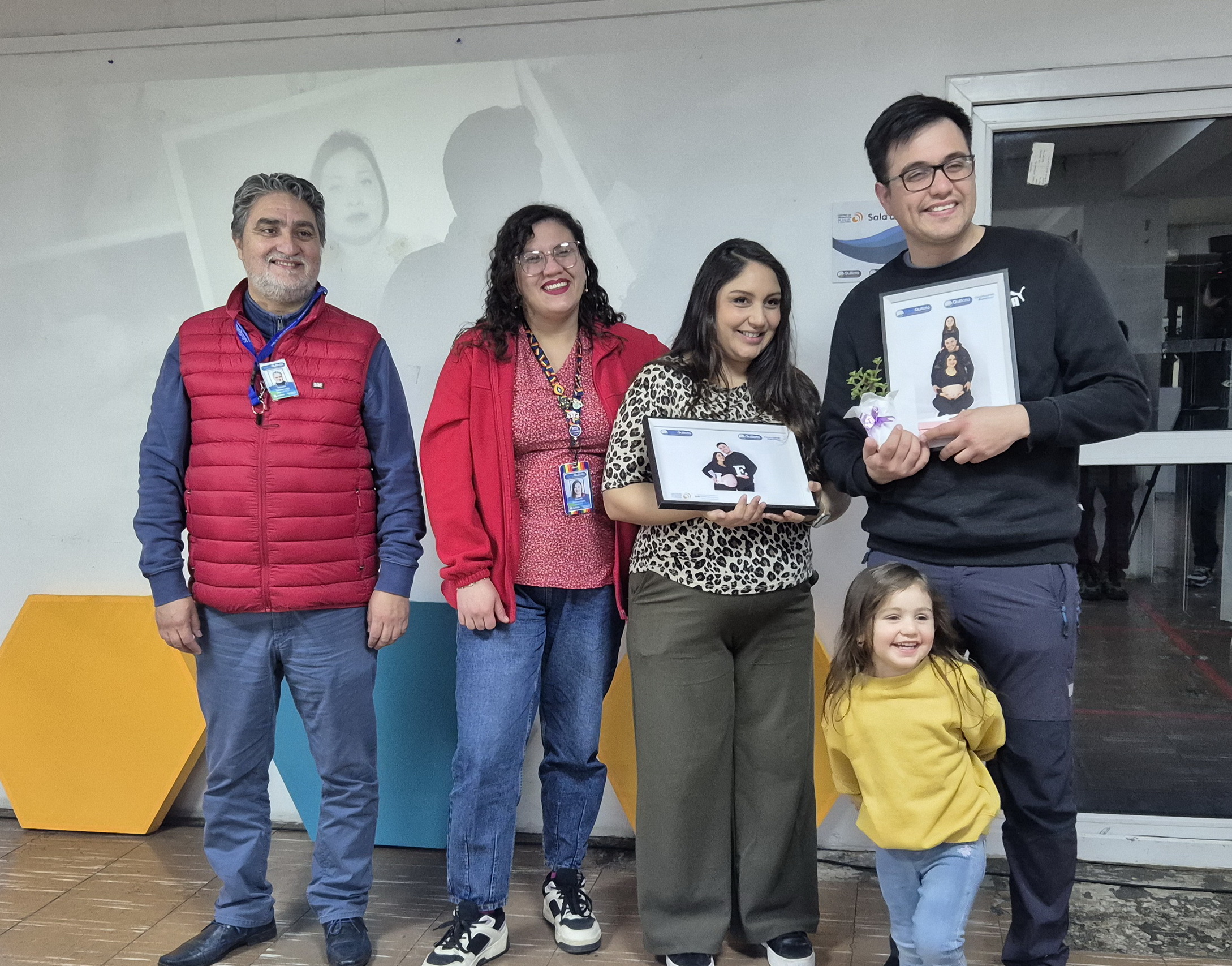 Con grabaciones de los latidos del bebé y sesiones de foto reciben a nuevos quillotanos