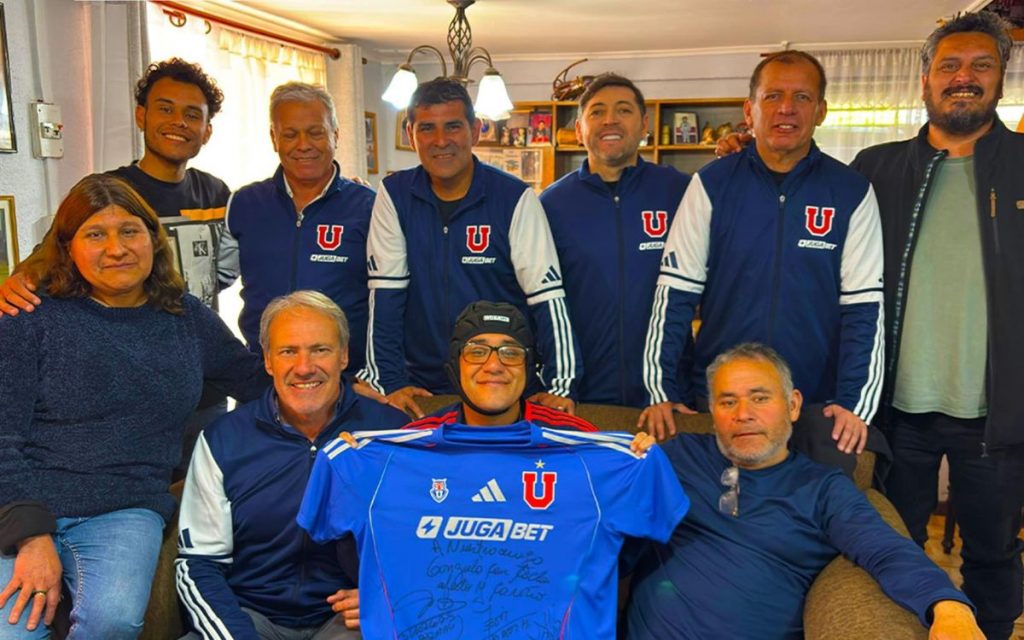 Jugadores históricos de la "U" visitaron a Gonzalo Alfaro