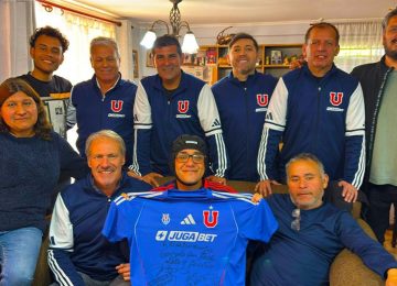 Jugadores históricos de la "U" visitaron a Gonzalo Alfaro
