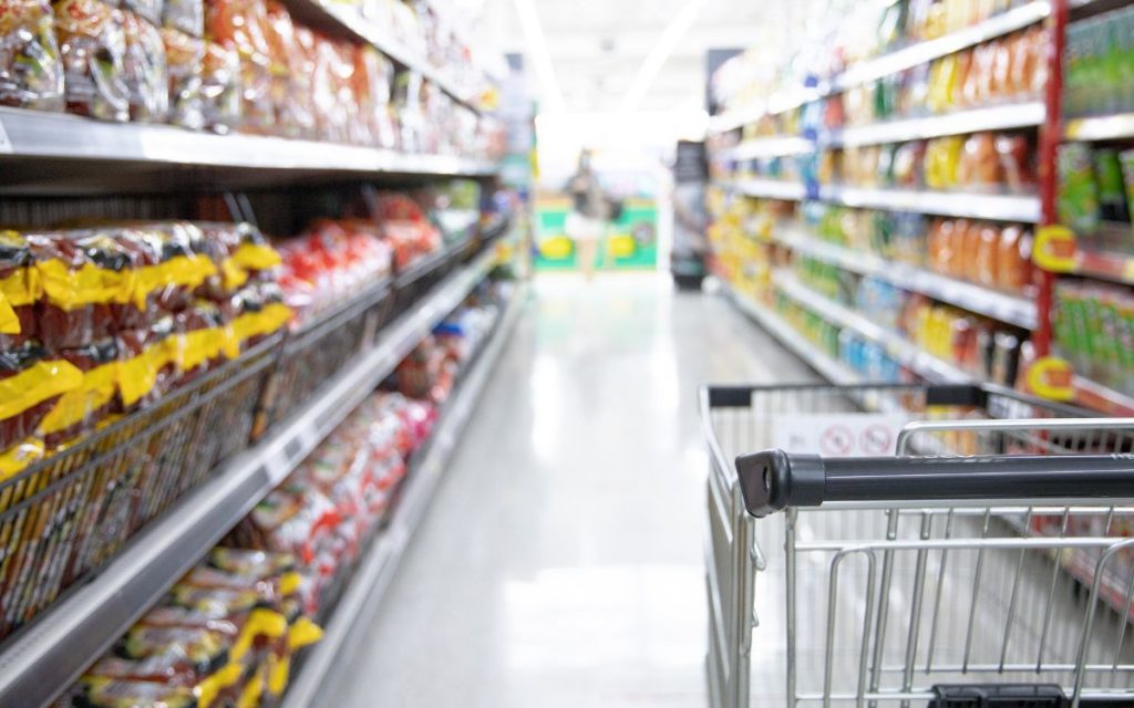 Horario y cierre de supermercados en Fiestas Patrias 2025