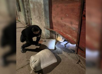 Frustran robo nocturno a local comercial en La Calera
