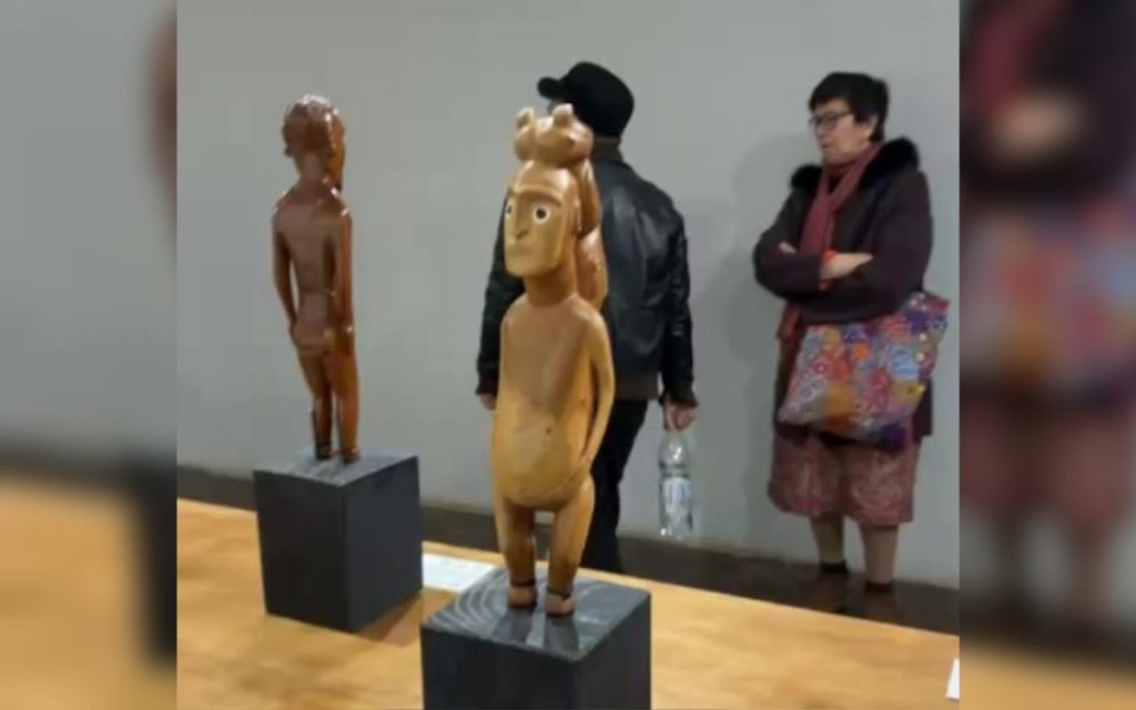 Muestra de esculturas de la cultura Rapa Nui llegó a La Ligua