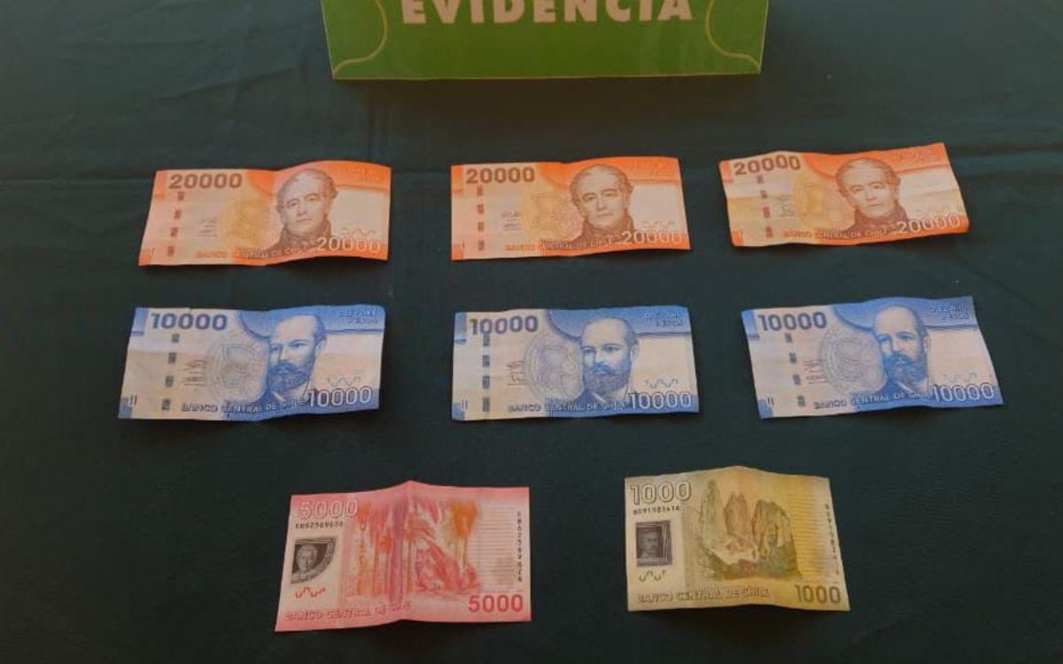 Quillota: Motociclista intentó sobornar con $96 mil pesos a carabineros