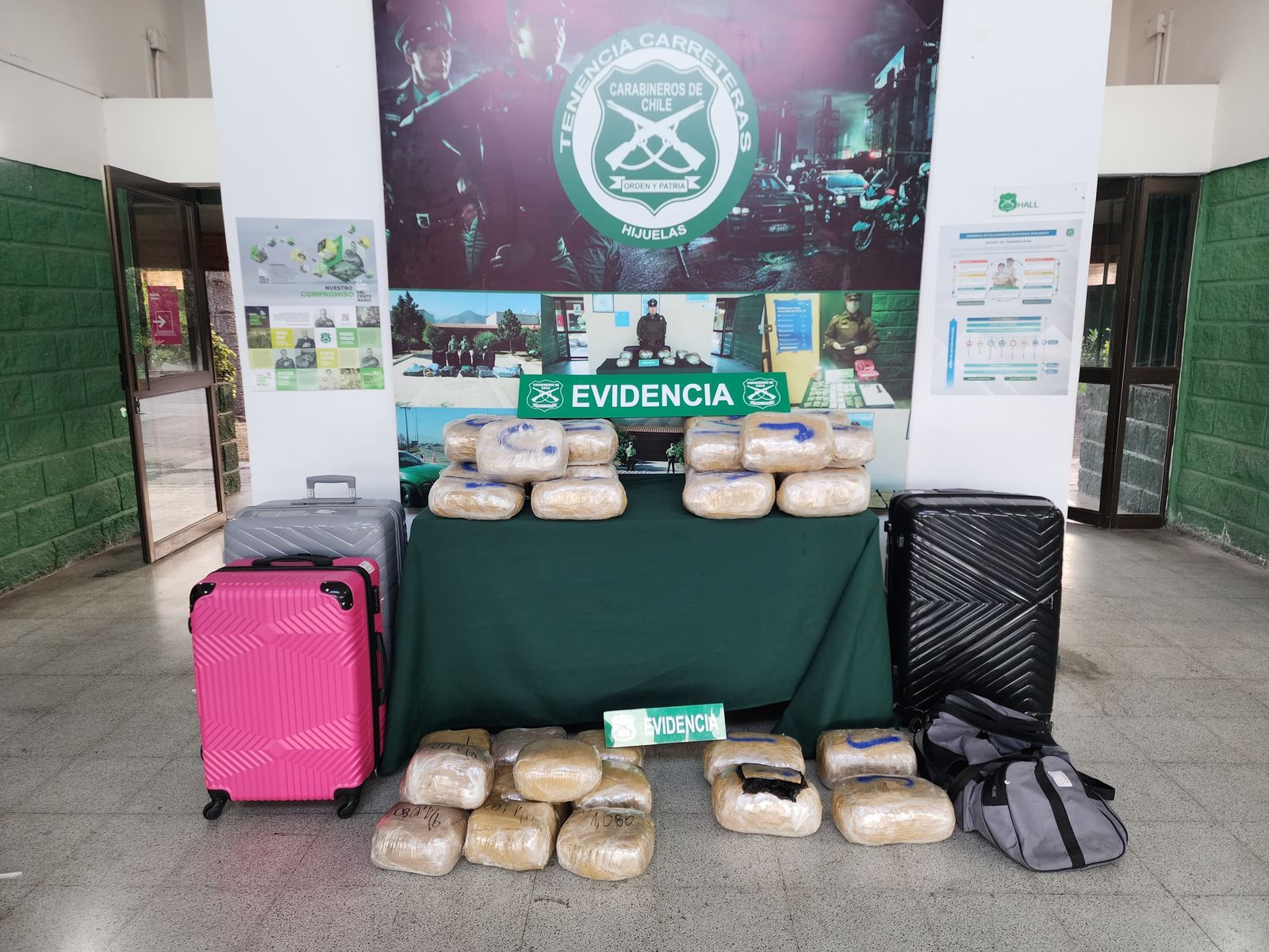 Chileno y boliviana cayeron con 52 kilos de droga en El Melón