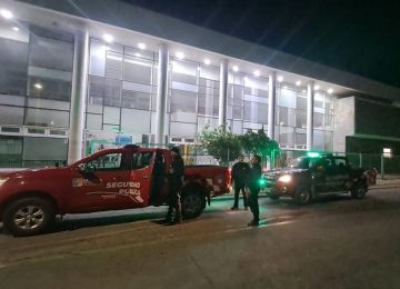 Detienen a dos sujetos por robo en el Cesfam La Calera