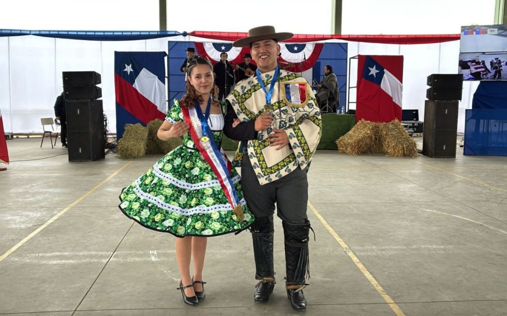 Estudiantes de Quillota representan a la Región en encuentro nacional de cueca