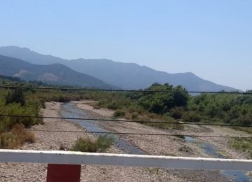Fuerte descenso del caudal del río enciende las alarmas en Hijuelas