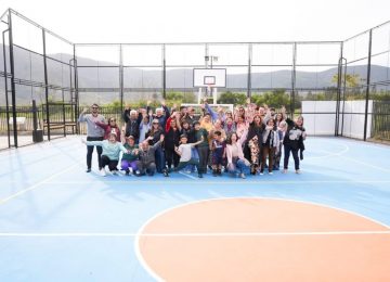 Inauguran moderna plaza de juegos y multicancha en La Calera