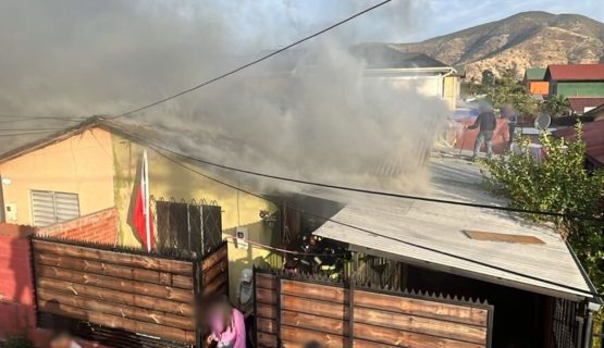 Incendio destruyó la casa de una conocida familia calerana