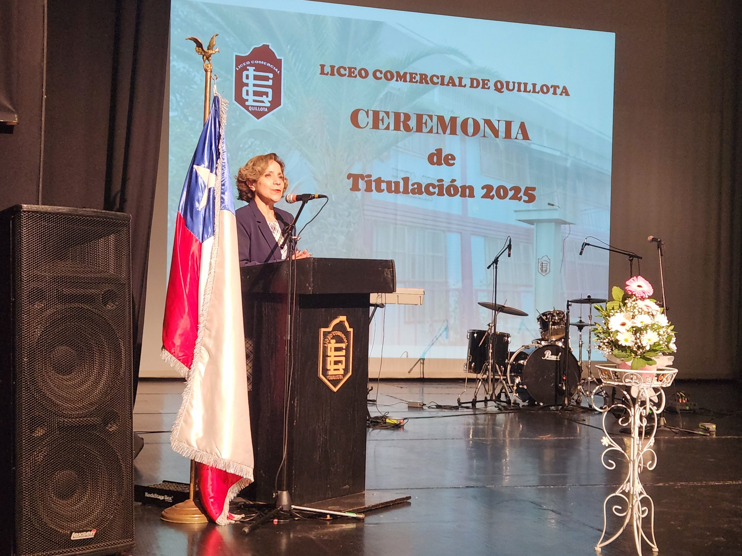 Liceo Comercial de Quillota celebró titulación de 60 estudiantes en su aniversario 50