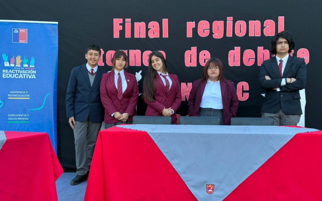 Liceo Comercial representó a la provincia de Quillota en la final regional de debate