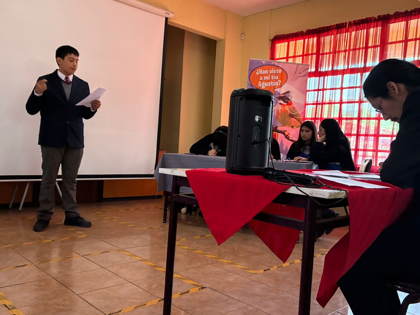 Liceo Comercial representó a la provincia de Quillota en la final regional de debate