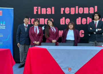 Liceo Comercial representó a la provincia de Quillota en la final regional de debate