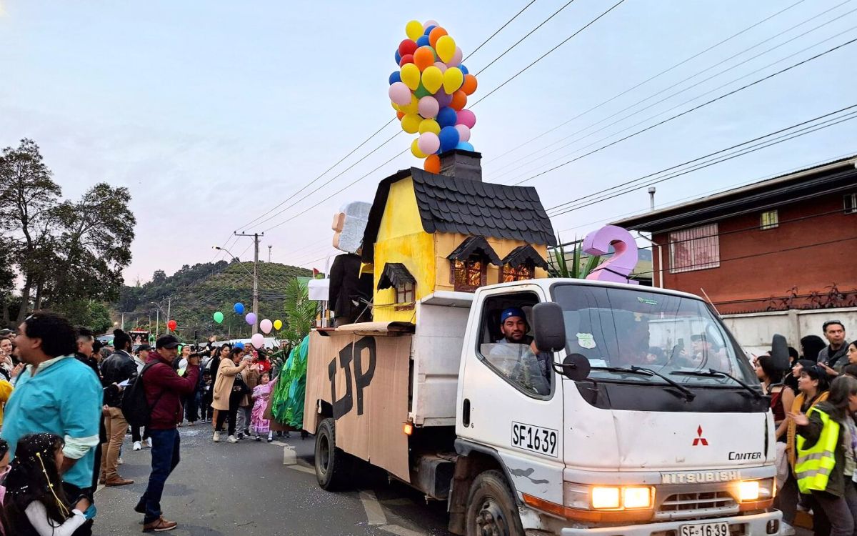Todo listo para el desfile de carros alegóricos en La Cruz
