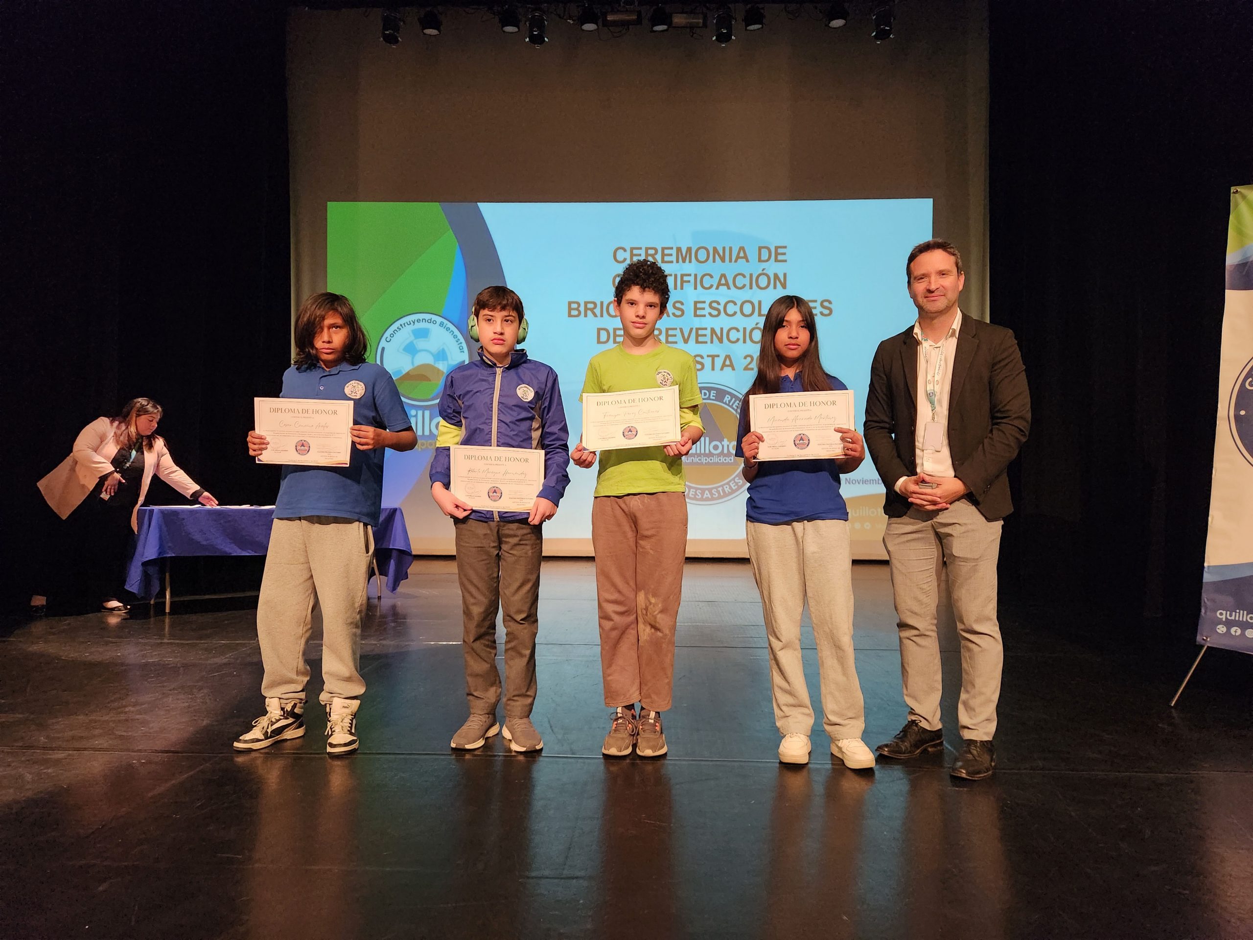 110 estudiantes de Quillota se certifican como brigadistas escolares