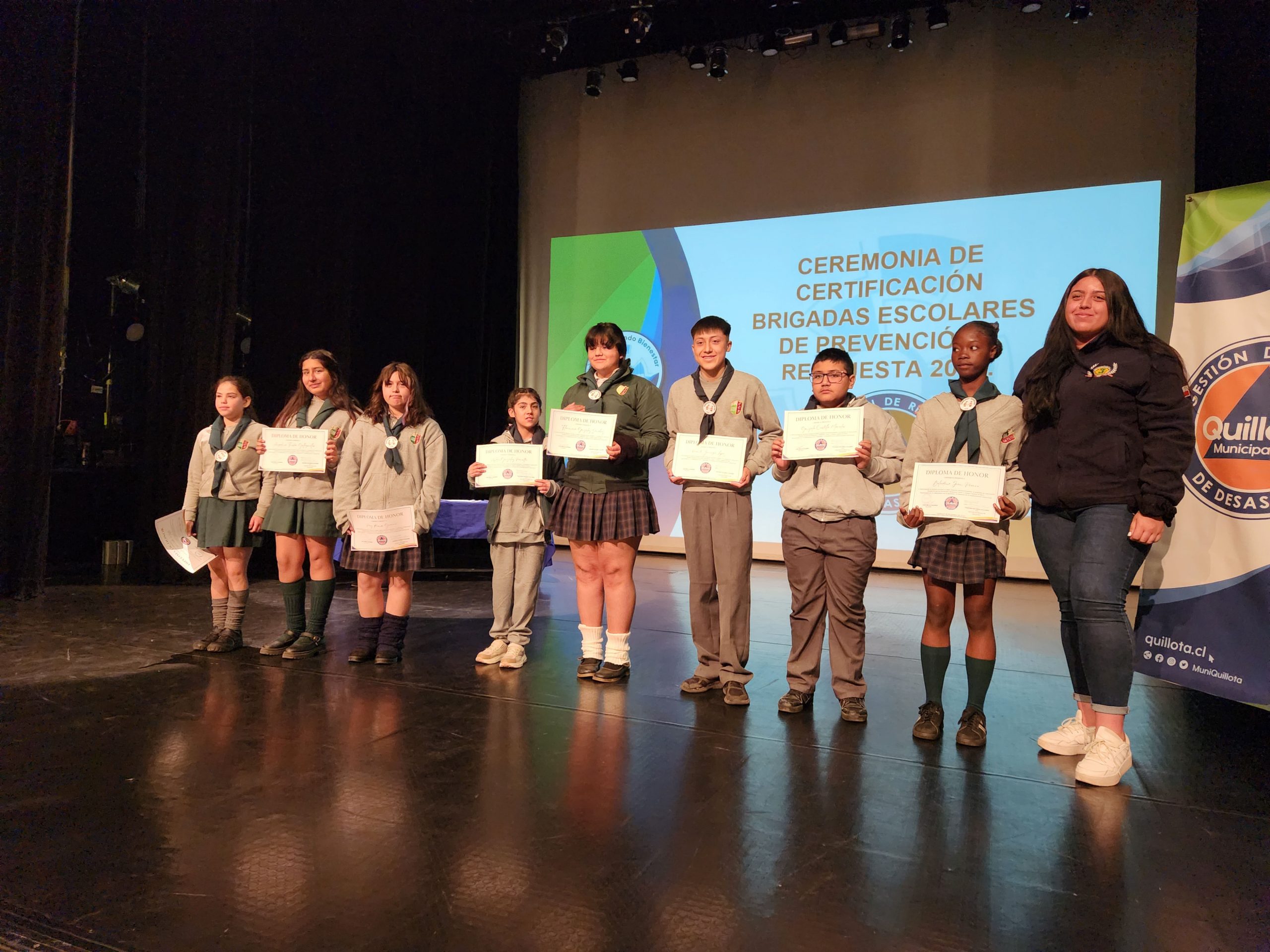 110 estudiantes de Quillota se certifican como brigadistas escolares