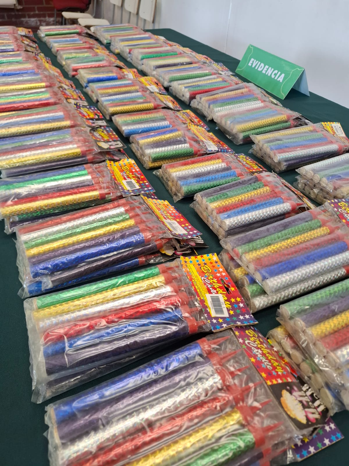 Calerana encontró 719 fuegos artificiales en su casa y los entregó a Carabineros