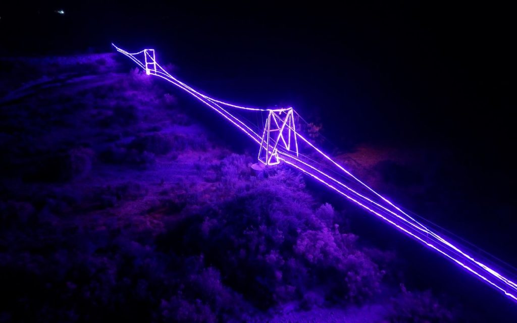 Iluminación del Puente Lo Rojas dejó masiva convocatoria en La Cruz