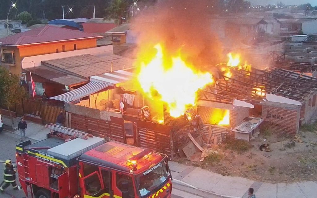 Incendio dañó casa ocupada por personas que viven en las calles de Nogales