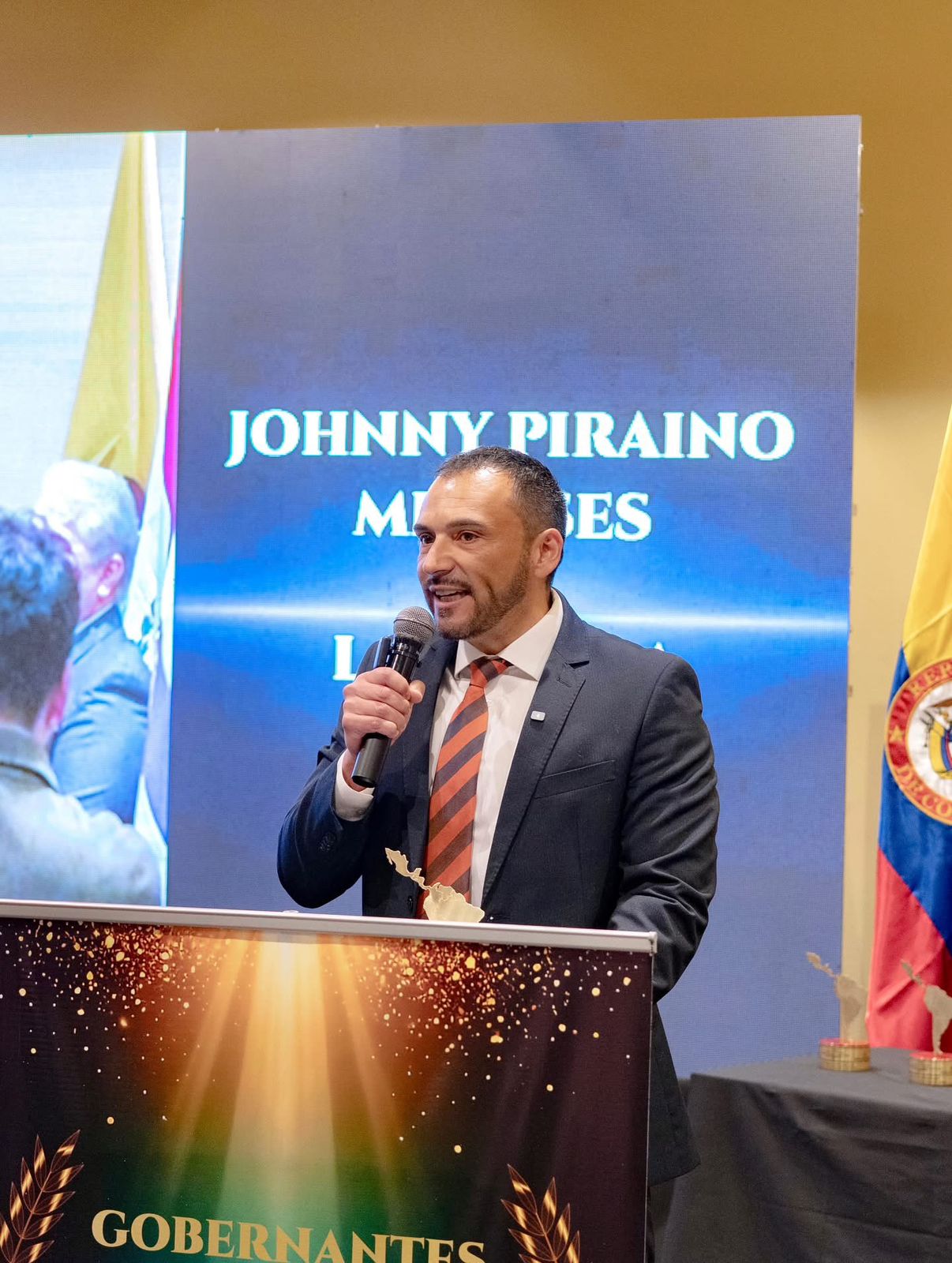 La Calera Johnny Piraíno recibe el premio Alcalde Solidario e Incluyente de Latinoamérica 2025
