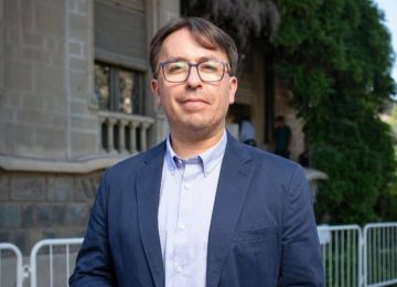 "Profe Solito" de Cabildo es elegido entre los 50 mejores docentes del mundo