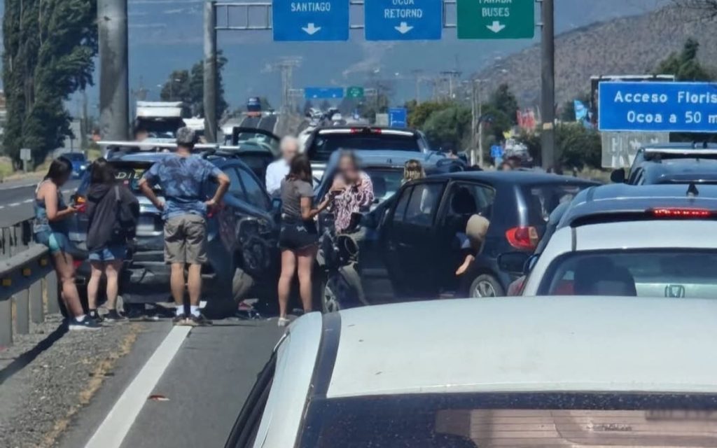 Siete vehículos participaron en colisión múltiple a la altura de Hijuelas