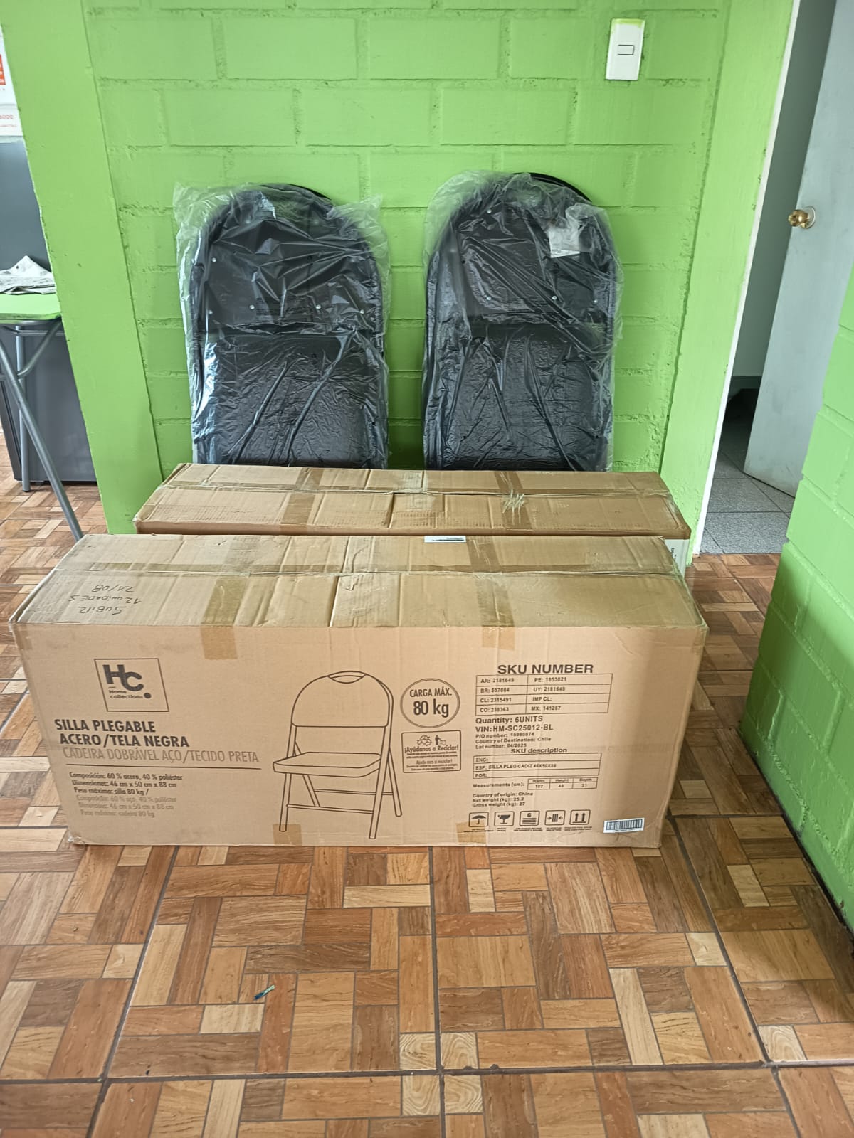 Sillas compradas con el Fondeve en La Cruz