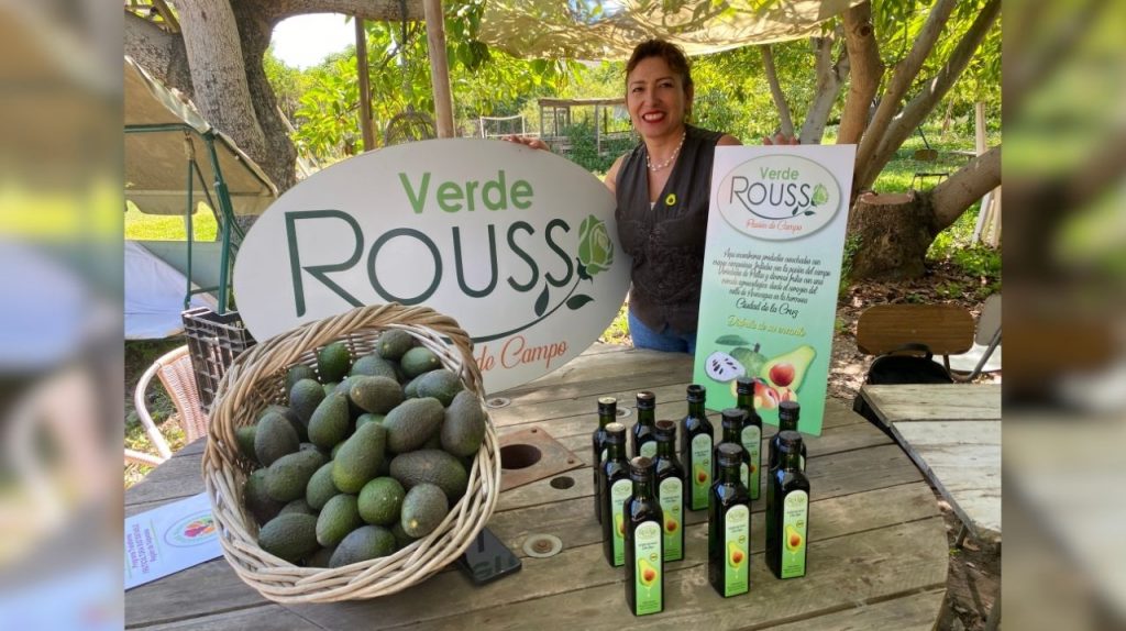 Agricultora de La Cruz destaca con su producción de aceite de palta