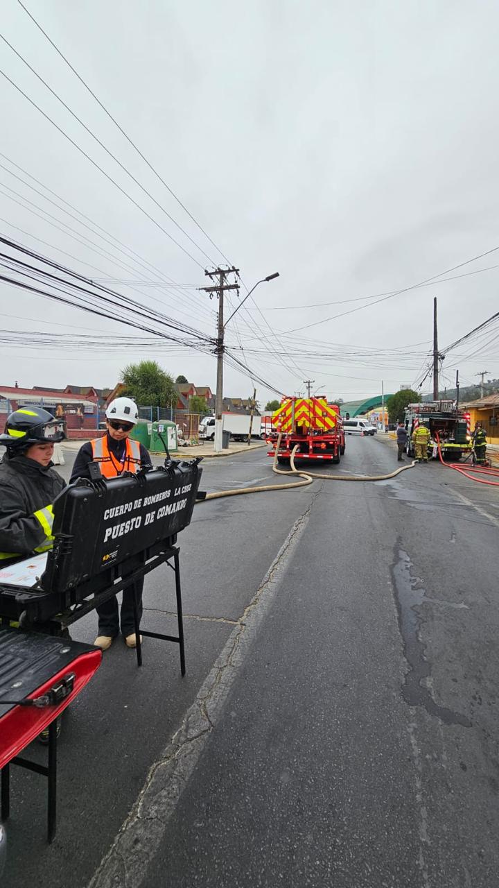 En La Cruz un incendio dañó la bodega de conocida carnicería