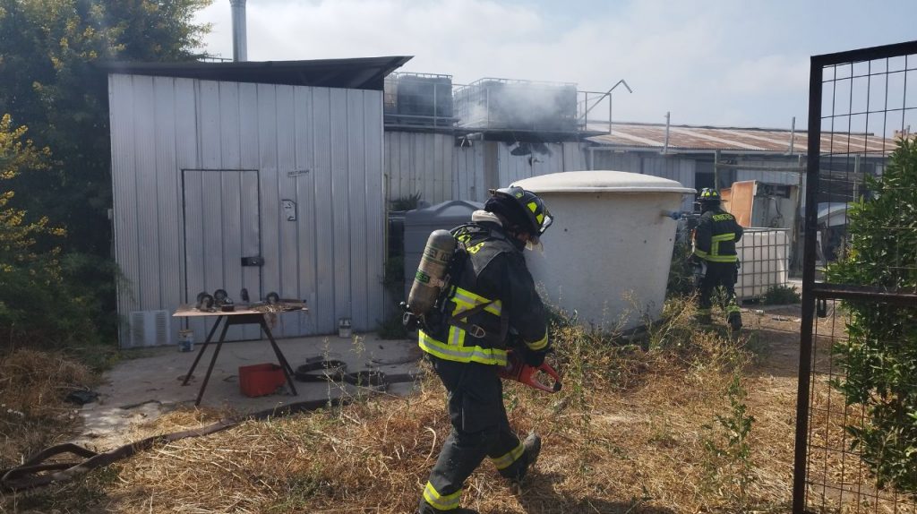 Quillota: Evacúan a cinco trabajadores por incendio en lavandería industrial