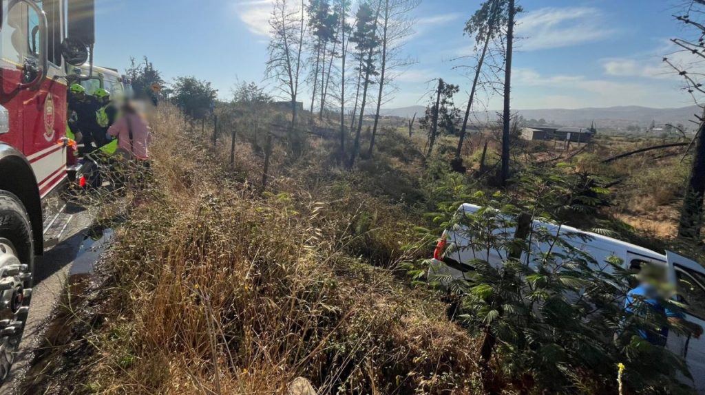 Vehículo menor desbarrancó en Colmo, en Quillota