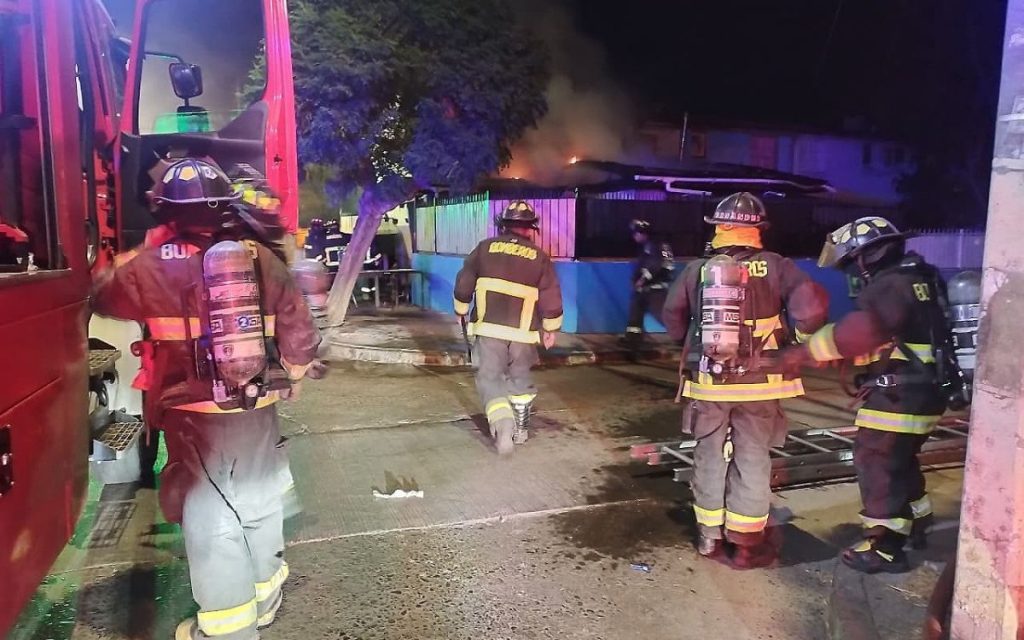 Bomberos combatió incendio en vivienda de Quillota