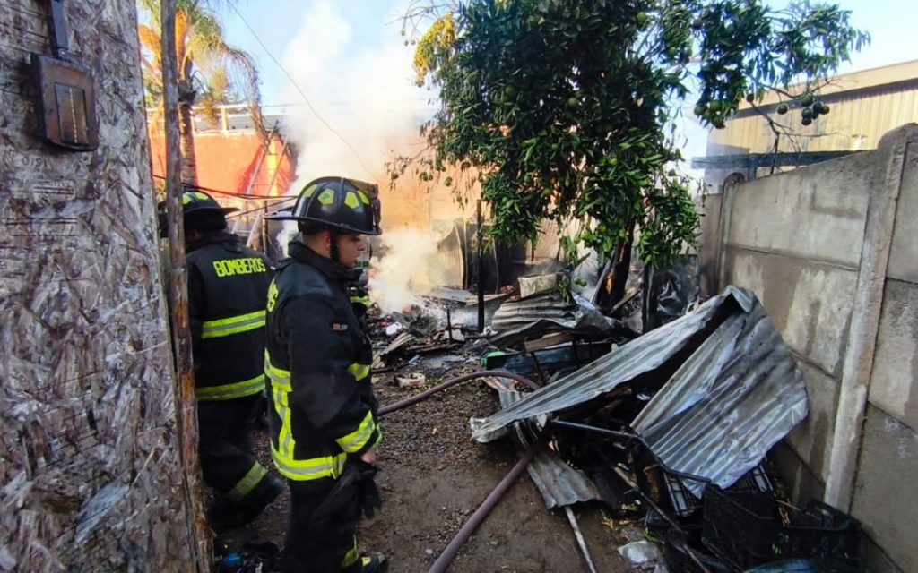 Incendio afectó dos bodegas en San Pedro, Quillota