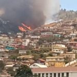 Ordenan evacuar sector de Valparaíso por incendio forestal
