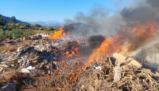 Quillota: Bomberos agotados tras incendio de varios días en el borde del río
