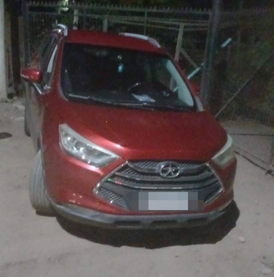Recuperan auto robado a conductor de aplicación en La Cruz