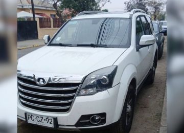 Roban la camioneta de profesor afuera de colegio de Quillota