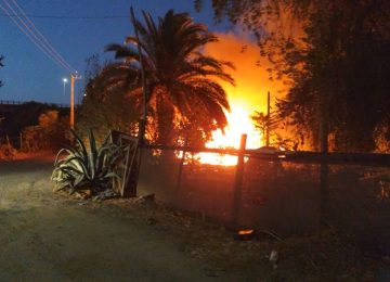Incendio afectó dos estructuras ocupadas ilegalmente en Quillota