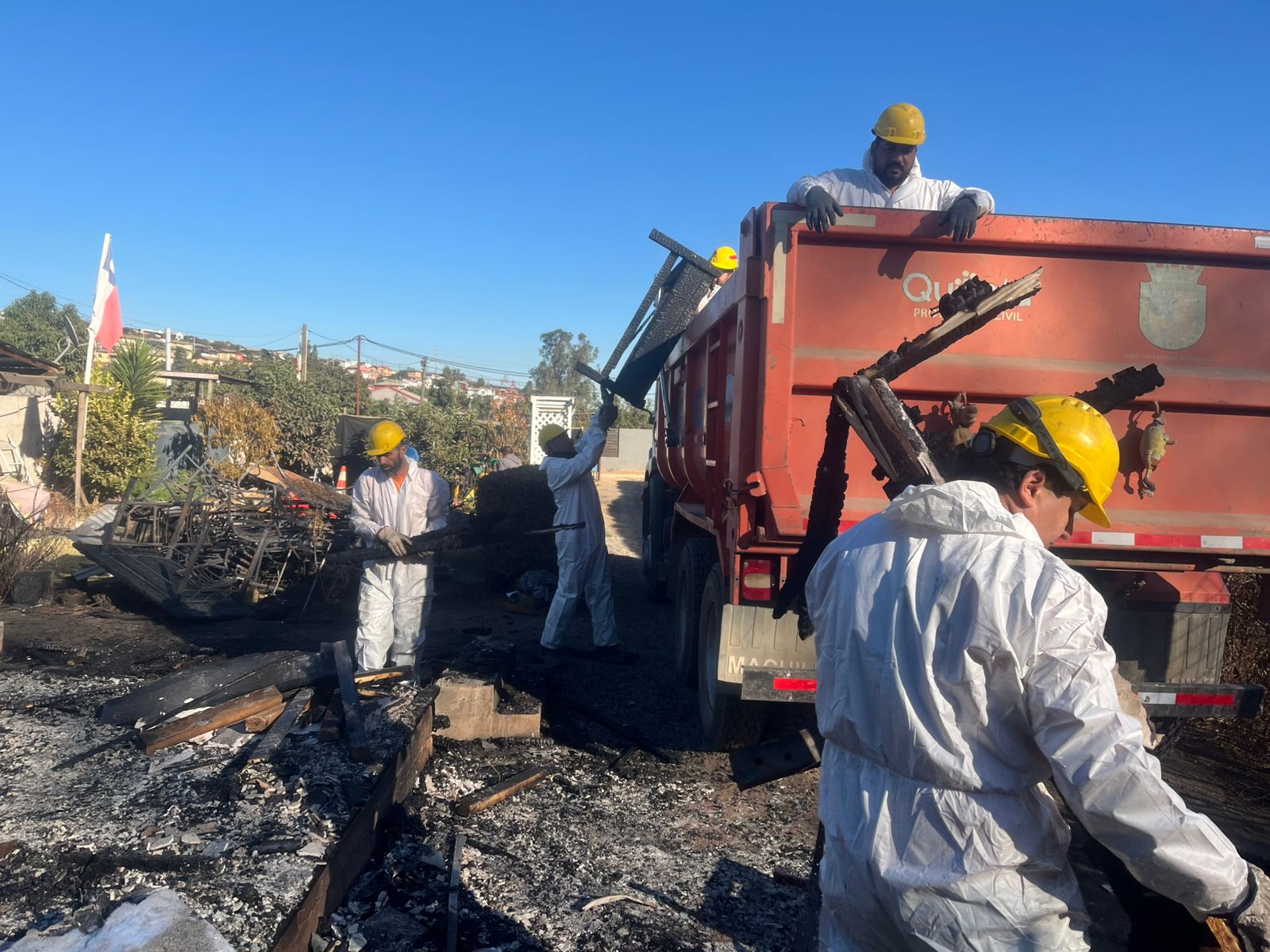 Quillota Incendio dejó damnificados a dos adultos y un menor