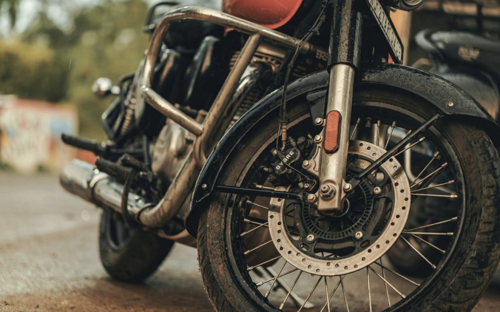 Se produjo colisión de auto con motocicleta en San Pedro